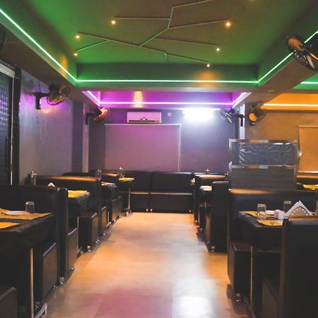 Iroomz Dwaraka Residency Беллари Экстерьер фото