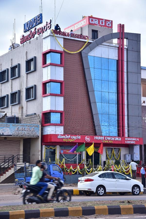 Iroomz Dwaraka Residency Беллари Экстерьер фото